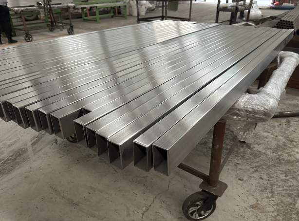 包头新能源汽车用不锈钢方管 现货